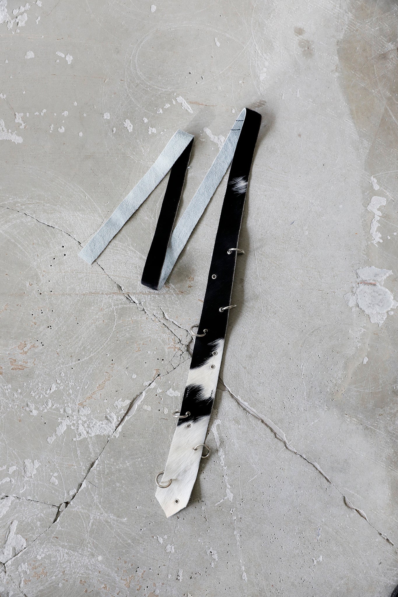 Pierced Cowhide Leather Tie Black&White
