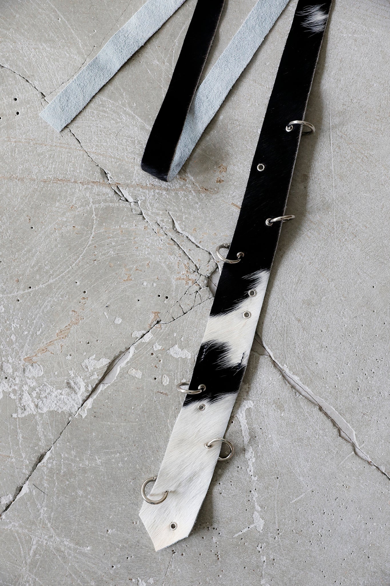 Pierced Cowhide Leather Tie Black&White