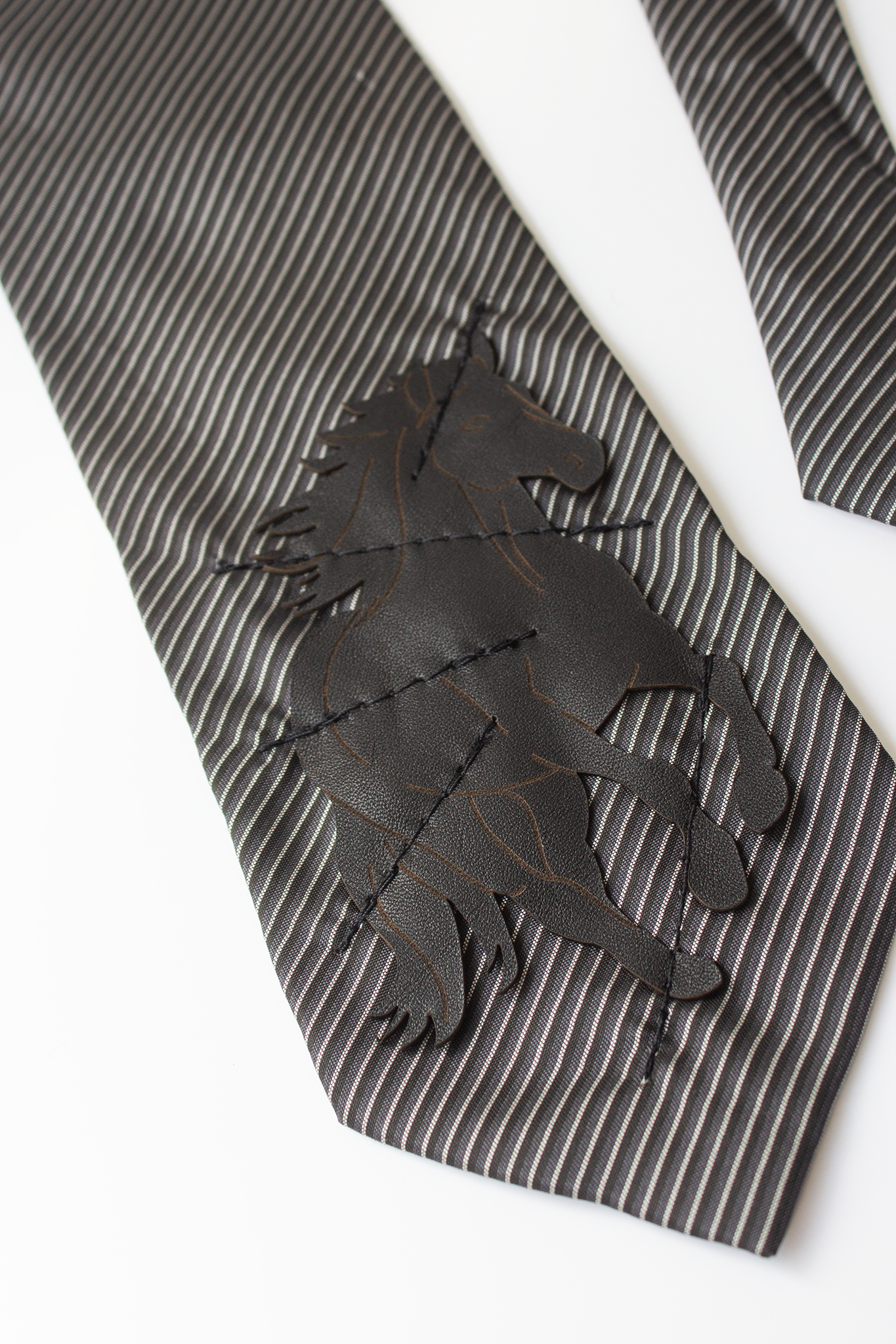 Wild Horses Tie