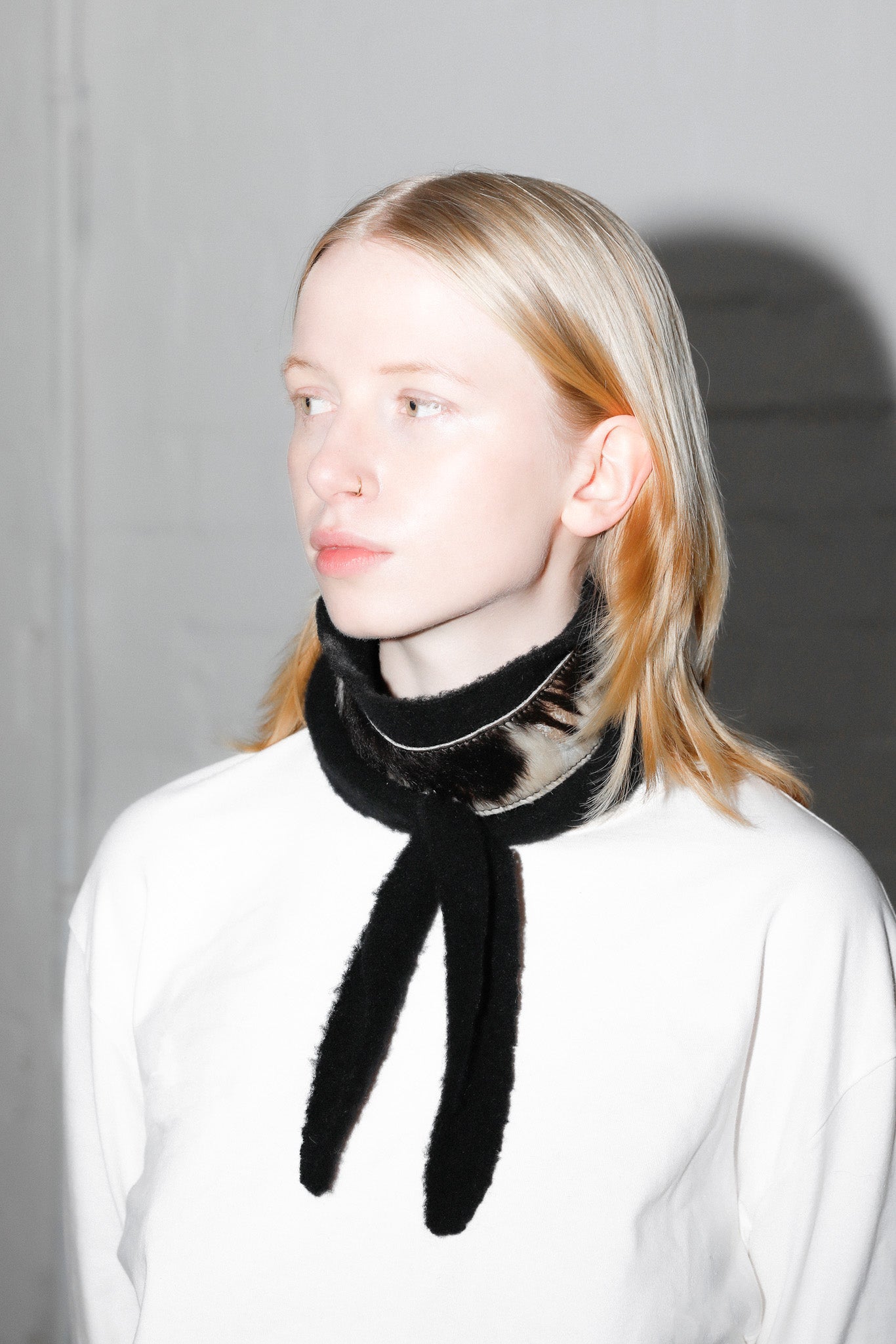 Patched Neck Scarf Black&White